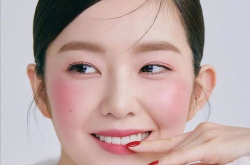 怎么给小姐姐拍腮红照片,捕捉小姐姐的迷人侧颜