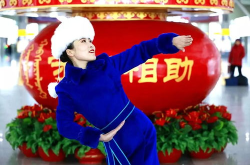 会跳舞内蒙古小姐姐是谁,民族风韵舞动青春风采